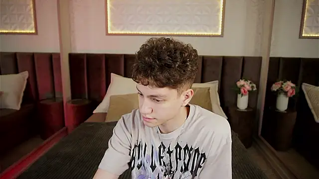 Snapshot of StefanBev chatting on March 8, 2026, 8:34 pm StefanBev online show from March 8, 2026, 8:34 pm