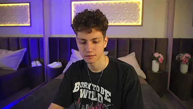 Snapshot of StefanBev chatting on March 21, 2026, 8:02 pm StefanBev online show from March 21, 2026, 8:02 pm