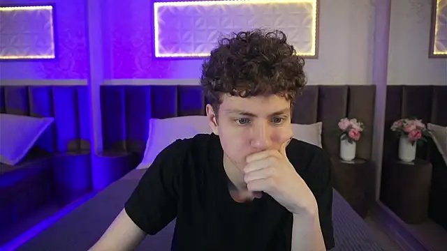 Snapshot of StefanBev chatting on April 15, 2026, 8:09 pm StefanBev online show from April 15, 2026, 8:09 pm