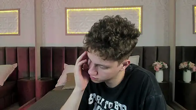 Snapshot of StefanBev chatting on March 7, 2026, 8:58 pm StefanBev online show from March 7, 2026, 8:58 pm