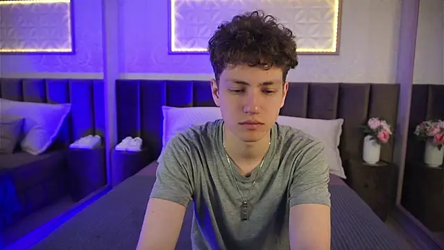 Snapshot of StefanBev chatting on April 2, 2026, 7:53 pm StefanBev online show from April 2, 2026, 7:53 pm