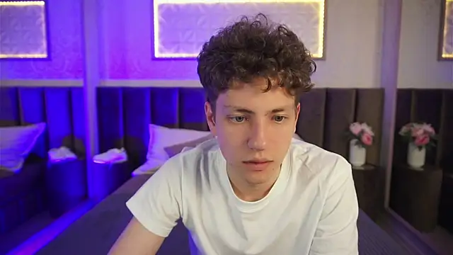 Snapshot of StefanBev chatting on April 9, 2026, 8:48 pm StefanBev online show from April 9, 2026, 8:48 pm