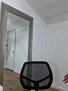 Katey Curvy01  online show from March 26, 2026, 11:30 am