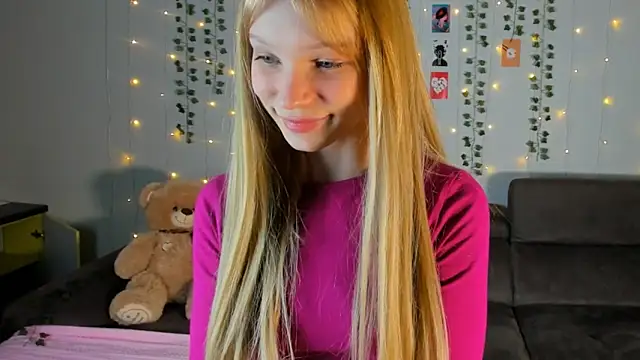 Snapshot of Kiracute18 chatting on March 10, 2026, 5:17 pm Kiracute18 online show from March 10, 2026, 5:17 pm