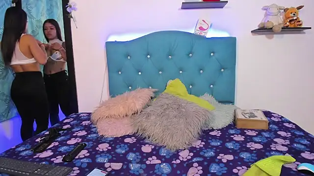 Sandy ass 69  online show from April 7, 2026, 9:27 pm