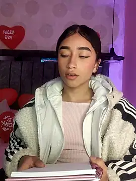 Snapshot of alahia_pink chatting on February 21, 2026, 4:14 am alahia pink online show from February 21, 2026, 4:14 am