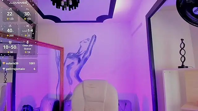 Snapshot of lorraineHunter chatting on April 10, 2026, 12:45 pm lorraineHunter online show from April 10, 2026, 12:45 pm