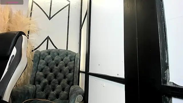 Snapshot of lorraineHunter chatting on February 17, 2026, 1:08 pm lorraineHunter online show from February 17, 2026, 1:08 pm