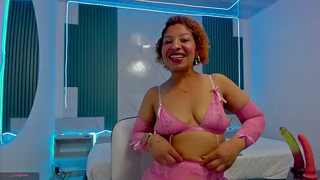 Shantall-blue online show from February 13, 2026, 6:52 pm