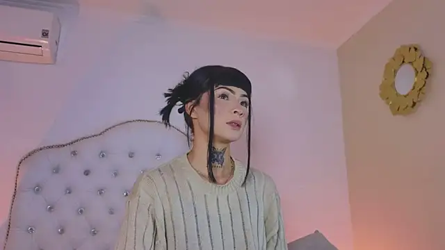 Axarasss  online show from May 12, 2026, 12:22 pm