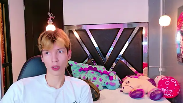 Snapshot of Liam_Green1 chatting on February 15, 2026, 12:59 pm Liam Green1 online show from February 15, 2026, 12:59 pm