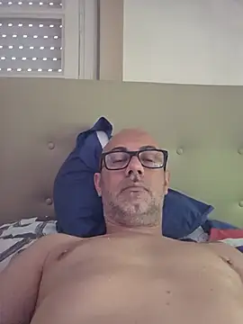 pareja47 online show from June 17, 2026, 10:03 am