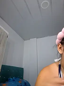 Snapshot of Wild_lilhyy chatting on May 30, 2026, 10:04 pm Wild lilhyy online show from May 30, 2026, 10:04 pm