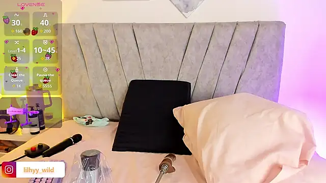 Snapshot of Wild_lilhyy chatting on April 3, 2026, 10:27 pm Wild lilhyy online show from April 3, 2026, 10:27 pm