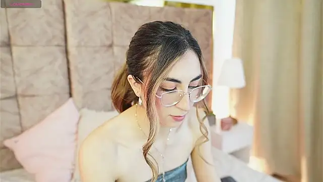 EmmaClark   online show from February 21, 2026, 1:57 pm