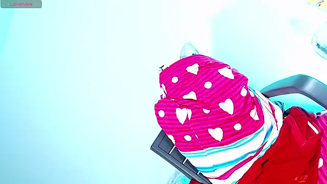 Snapshot of susej_bigblackcock chatting on April 12, 2026, 5:44 am susej bigblackcock online show from April 12, 2026, 5:44 am