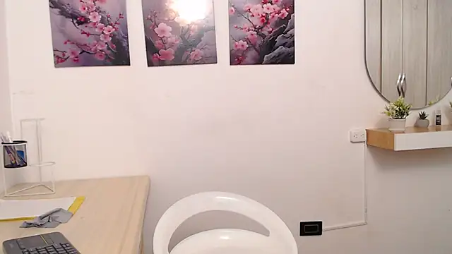 Snapshot of Kitty_f00x chatting on March 7, 2026, 7:19 pm Kitty f00x online show from March 7, 2026, 7:19 pm