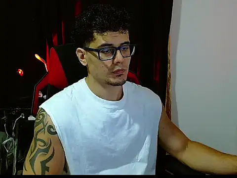 Snapshot of Logan0626 chatting on February 17, 2026, 12:19 am Logan0626 online show from February 17, 2026, 12:19 am