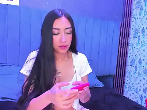 Snapshot of TiffanyDream8 chatting on April 9, 2026, 10:05 pm TiffanyDream8 online show from April 9, 2026, 10:05 pm