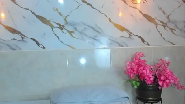 camiifox  online show from March 12, 2026, 7:40 pm