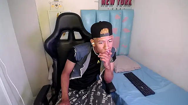 Snapshot of Taylerr_19 chatting on February 11, 2026, 8:31 pm Taylerr 19 online show from February 11, 2026, 8:31 pm