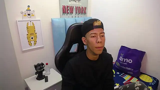 Snapshot of Taylerr_19 chatting on February 16, 2026, 10:18 pm Taylerr 19 online show from February 16, 2026, 10:18 pm