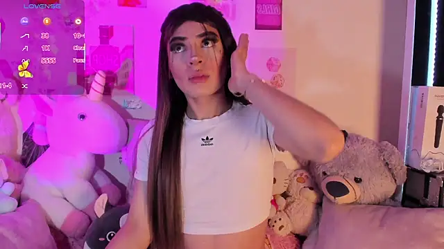 Snapshot of Iam_Emiily_ chatting on March 28, 2026, 12:33 am Iam Emiily online show from March 28, 2026, 12:33 am