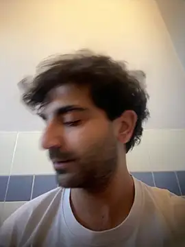 Snapshot of elia2711 chatting on February 15, 2026, 4:06 pm elia2711 online show from February 15, 2026, 4:06 pm