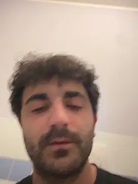 Snapshot of elia2711 chatting on February 19, 2026, 5:32 pm elia2711 online show from February 19, 2026, 5:32 pm