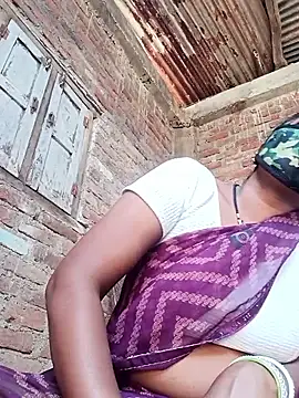 Snapshot of Kirti_sacsena chatting on April 28, 2026, 9:14 am Kirti sacsena online show from April 28, 2026, 9:14 am