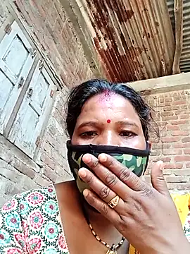 Snapshot of Kirti_sacsena chatting on April 27, 2026, 10:35 am Kirti sacsena online show from April 27, 2026, 10:35 am