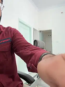 Snapshot of Ronny69y chatting on February 12, 2026, 9:53 am Ronny69y online show from February 12, 2026, 9:53 am