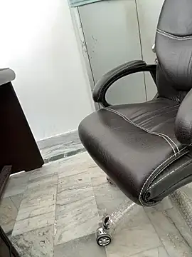 Snapshot of Ronny69y chatting on February 26, 2026, 5:51 am Ronny69y online show from February 26, 2026, 5:51 am