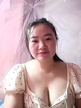 lisn-cute online show from May 4, 2026, 11:35 am