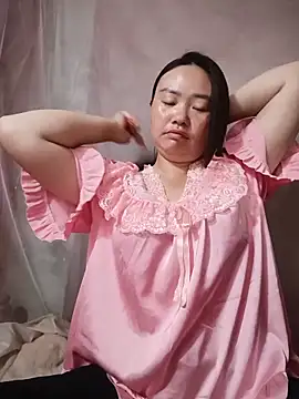 lisn-cute online show from June 15, 2026, 1:39 am