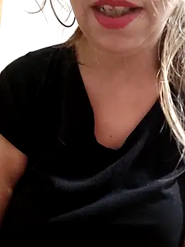 miel02 online show from March 11, 2026, 9:47 am