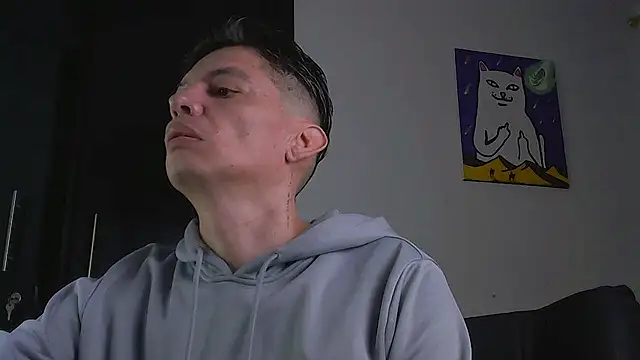 Snapshot of Thommas8a chatting on February 15, 2026, 2:01 am Thommas8a online show from February 15, 2026, 2:01 am