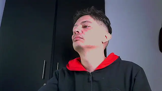 Snapshot of Thommas8a chatting on February 14, 2026, 2:56 am Thommas8a online show from February 14, 2026, 2:56 am