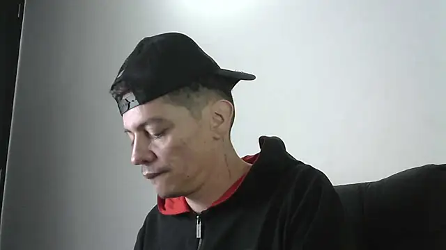 Snapshot of Thommas8a chatting on February 21, 2026, 12:34 am Thommas8a online show from February 21, 2026, 12:34 am