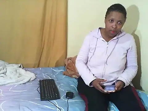 Caramel-Diva online show from May 24, 2026, 7:03 pm