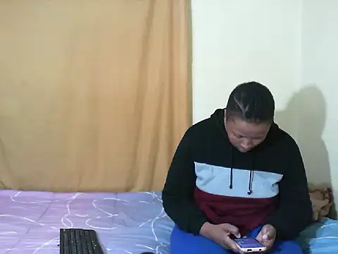 Caramel-Diva online show from May 26, 2026, 4:43 am
