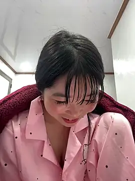 cuty lusy online show from March 6, 2026, 2:56 pm