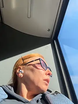 JenyJanys online show from February 26, 2026, 2:17 pm