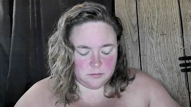 ladylynn13 online show from May 24, 2026, 3:34 pm