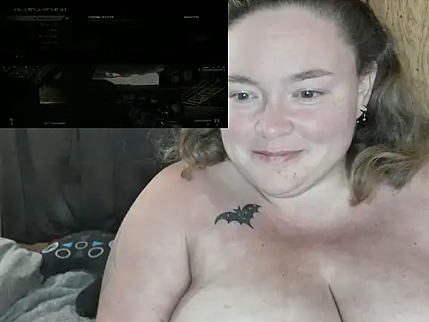 ladylynn13 online show from April 30, 2026, 1:01 am