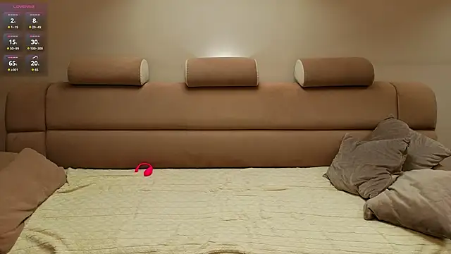 Snapshot of CoupleBlush chatting on February 22, 2026, 8:49 am CoupleBlush online show from February 22, 2026, 8:49 am