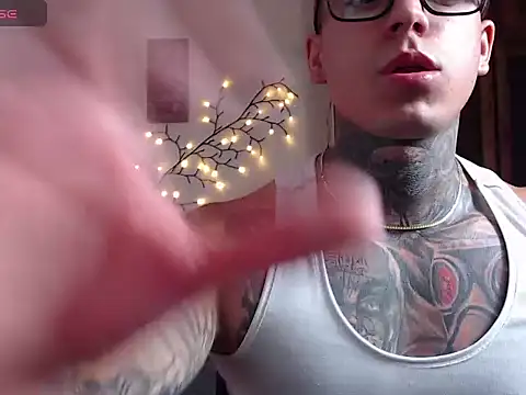 maxstrom111 online show from March 10, 2026, 3:38 pm