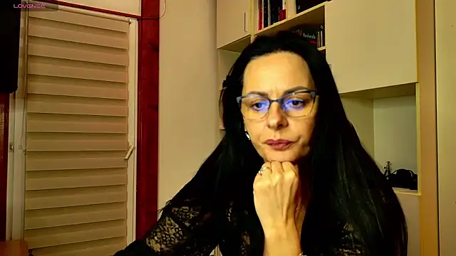 MiriamDelyn online show from February 28, 2026, 6:18 pm