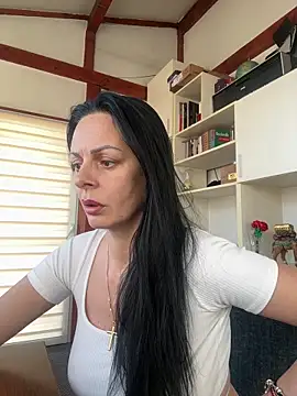 MiriamDelyn online show from April 23, 2026, 2:19 pm