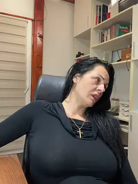 MiriamDelyn online show from May 22, 2026, 7:45 pm